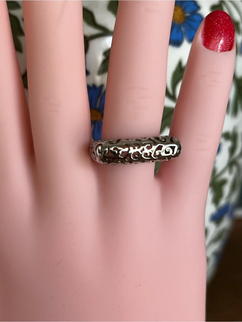 925 Sterling Silver Filigree Band Ring - Size 6.5. East West